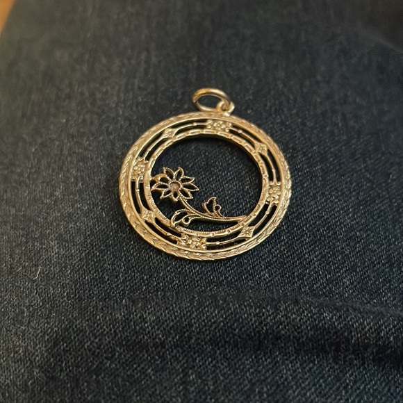 Sterling silver Art Deco daisy pendant - Picture 2 of 5